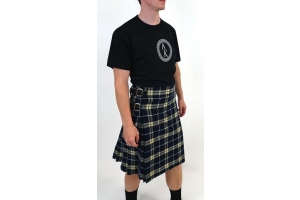 casual kilt outfit